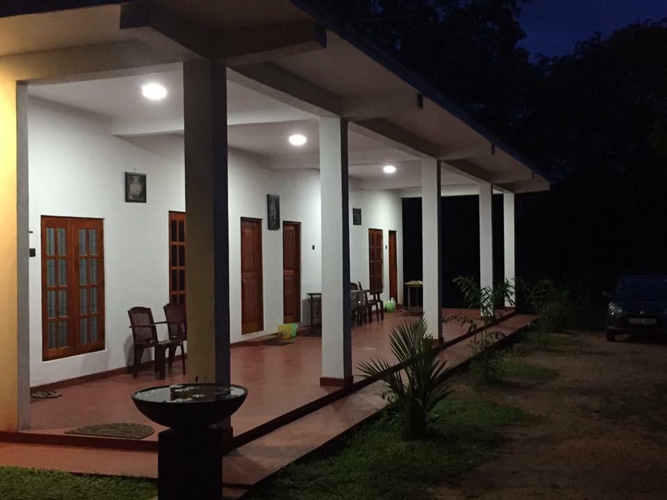 Punkalasa Tourist Lodge อนุราธปุระ ภายนอก รูปภาพ