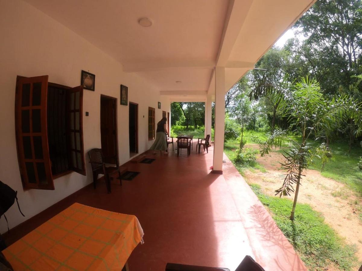 Punkalasa Tourist Lodge อนุราธปุระ ภายนอก รูปภาพ